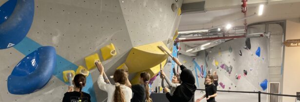 Strong-Girls-Club in der Boulderwelt Hamburg